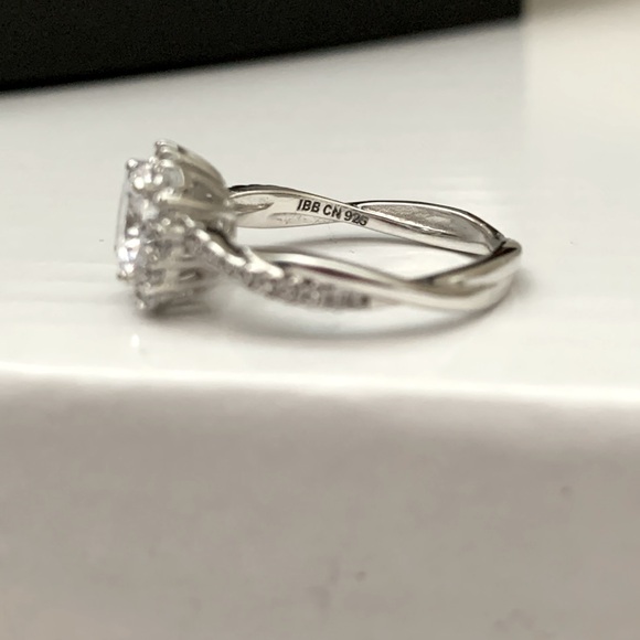 Size 6: NWT Giani Bernini Ring - Picture 3 of 5